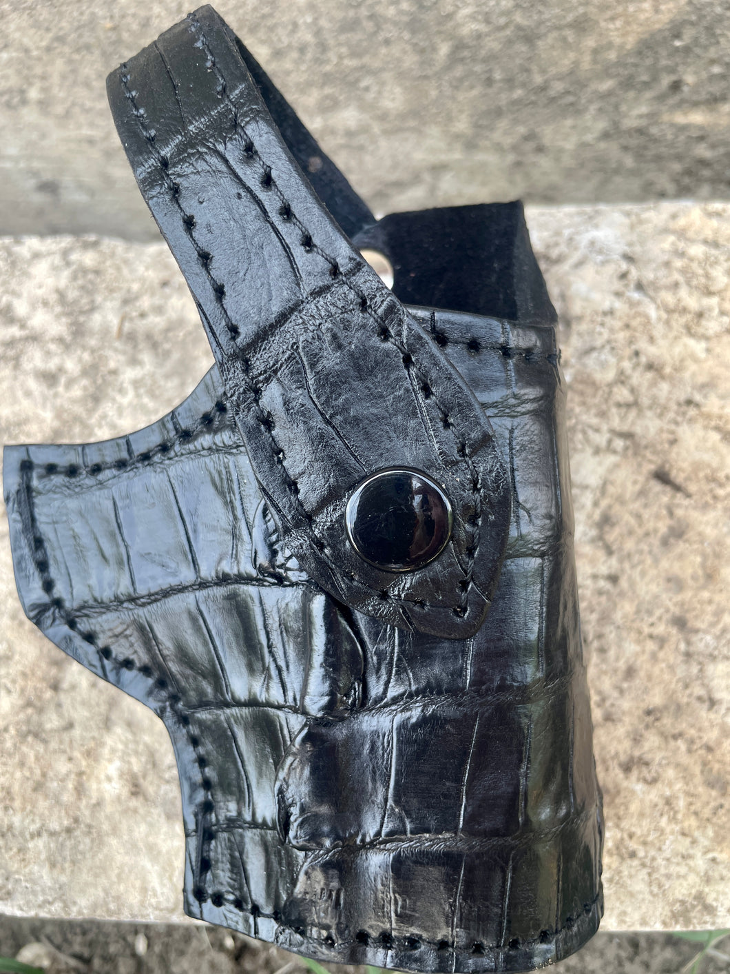 Small snap on /belt loop croc
