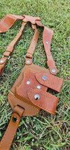 Load image into Gallery viewer, Shoulder holster/ Arquera
