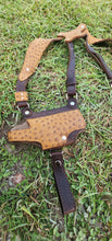Load image into Gallery viewer, Shoulder holster/ Arquera
