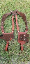 Load image into Gallery viewer, Shoulder holster/ Arquera
