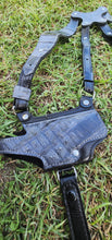 Load image into Gallery viewer, Shoulder holster/ Arquera
