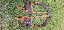 Load image into Gallery viewer, Shoulder holster/ Arquera
