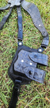 Load image into Gallery viewer, Shoulder holster/ Arquera

