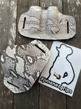 Load image into Gallery viewer, Snake holster and magazine holder set
